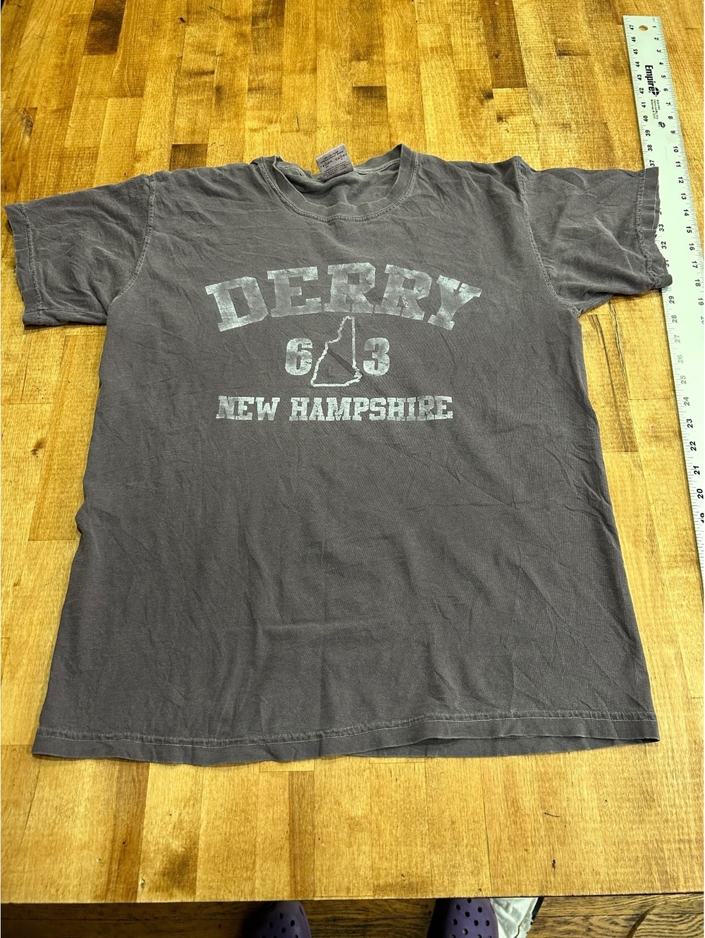 Comfort Colors Derry New Hampshire Graphic T-Shirt Size Large